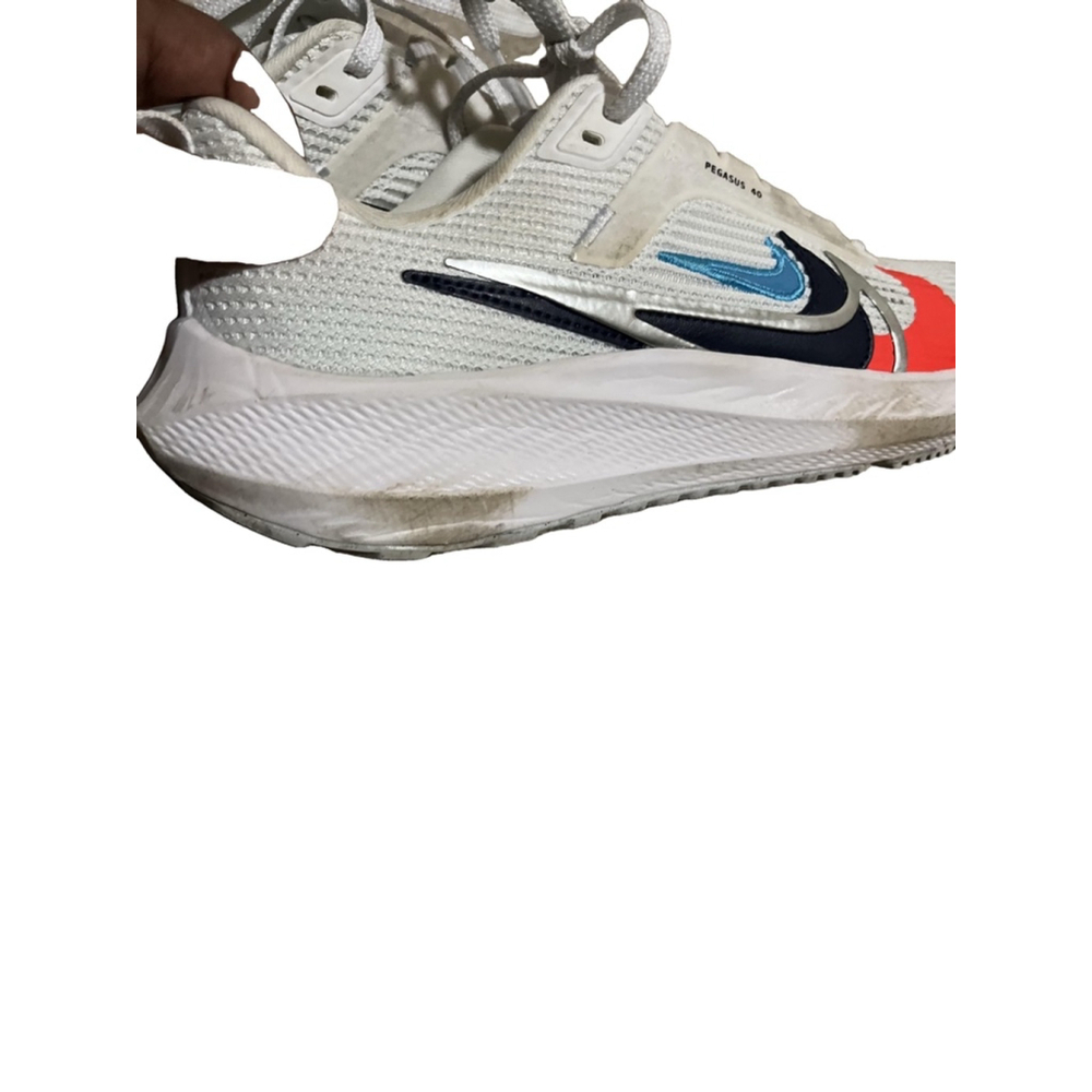 EUC Nike Pegasus 40 Running Shoes, Size 7Y/8.5 W, White - Picture 7 of 9
